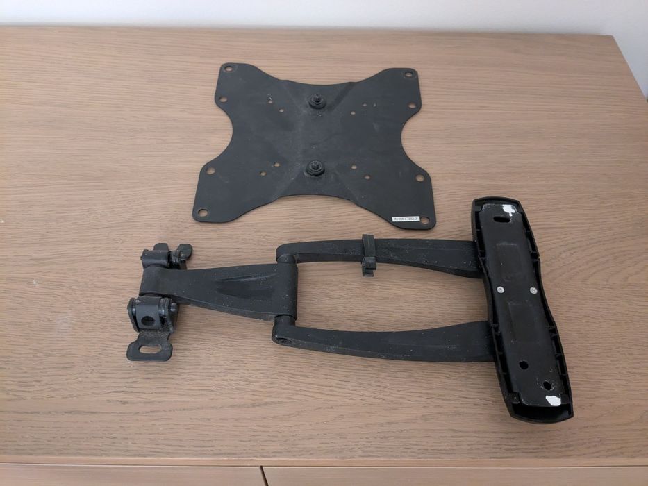 Suporte universal para TV pequena