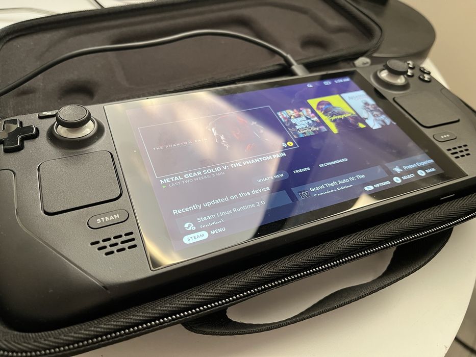Steam Deck LCD 64 GB + karta microSD 512GB stan idealny
