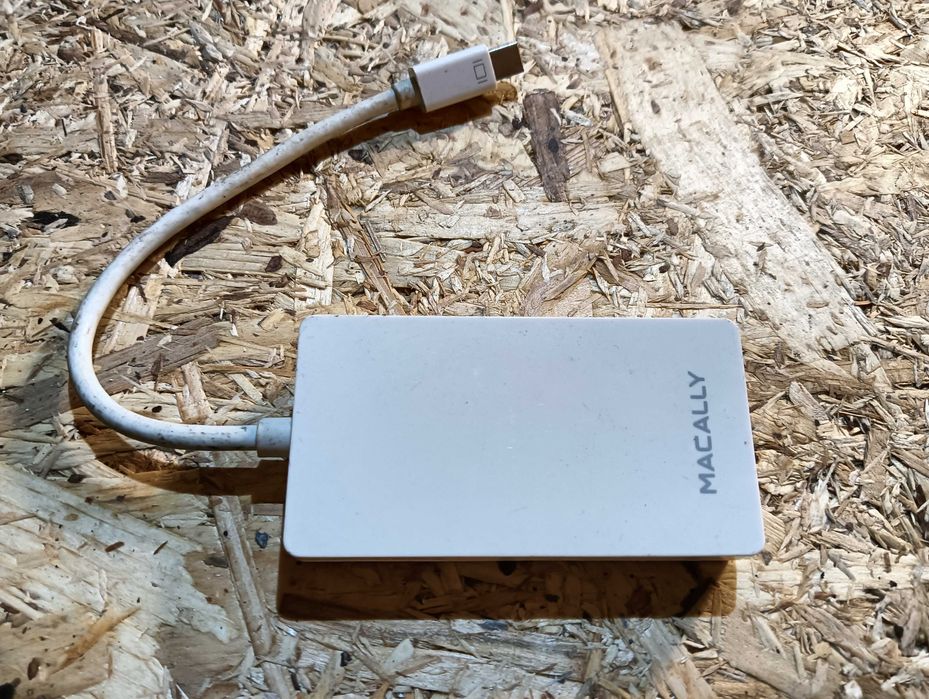 Adaptador Macally Mini DisplayPort para HDMI / VGA / DVI