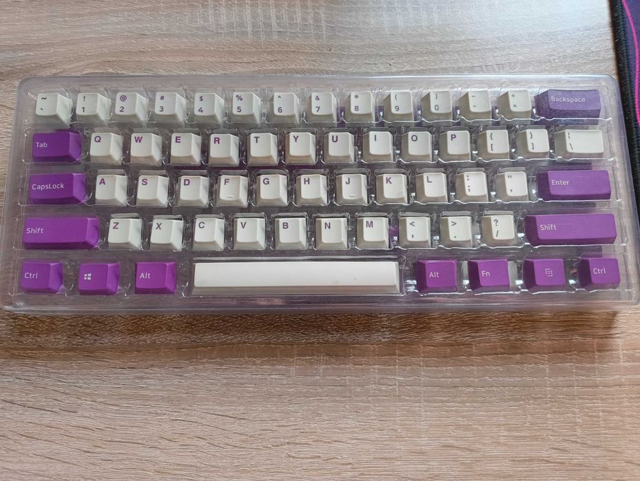 Keycapy PBT fioletowe Cherry profile
