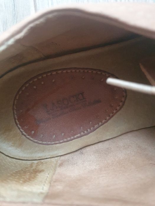 Buty Lasocki beżowe skóra