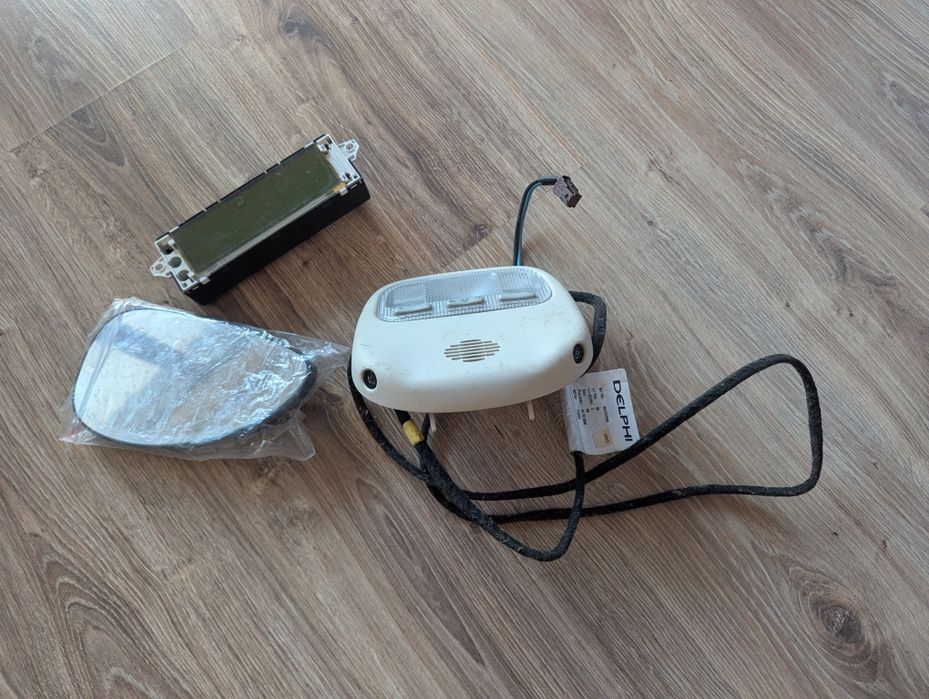 Części Citroen C4 lampka podsufitki wyświetlacz lusterko lewe