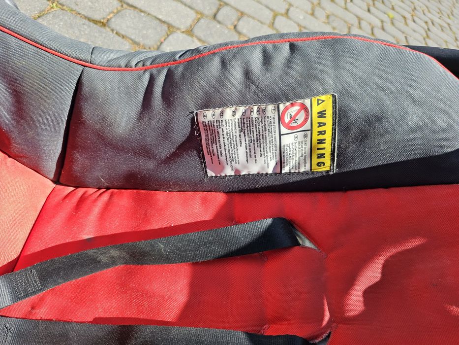 Fotelik samochodowy dziecięcy