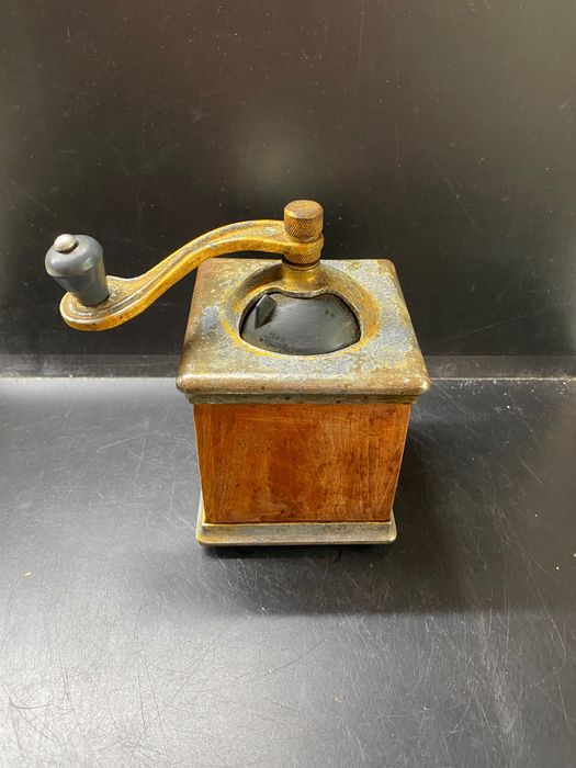 Кофемолка ручная времен ссср, кавомолка ручна