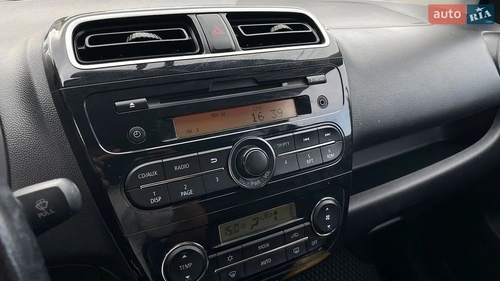 mitsubishi attrage 2015
