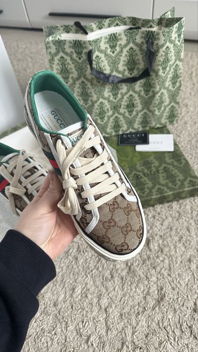 Ліквідація залишків ціна нижче собівартості кеди 38р остання пара