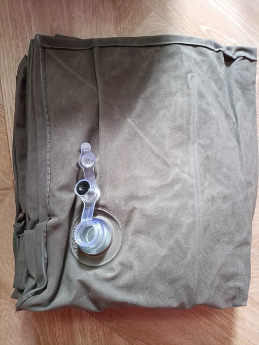 Надувна подушка для ніг для подорожей