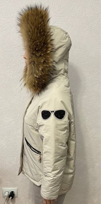 Куртка жіноча розмір М