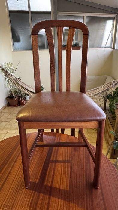 Mesa de Jantar Extensível + 6 Cadeiras