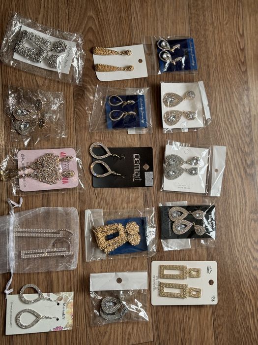 Сережки нові