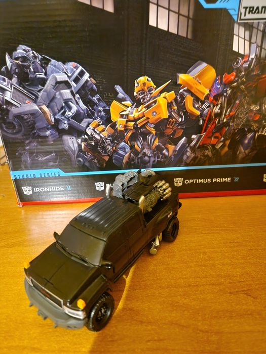 Transformers studio series ironhide