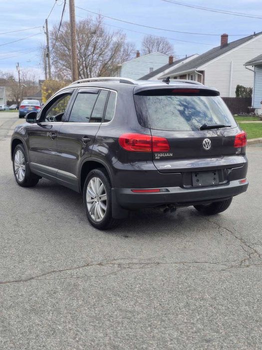Volkswagen Tiguan      2016