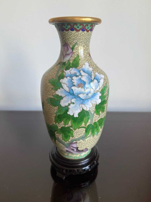 Jarra chinesa balaustre em Cloisonné