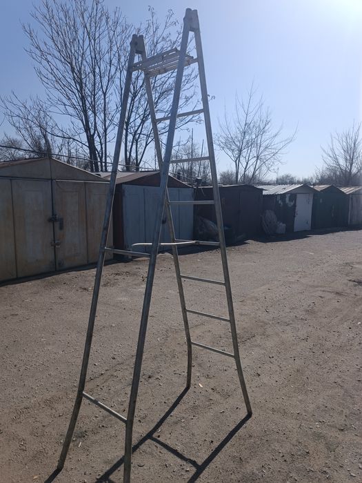 ВЕЧНАЯ алюминиевая стремянка