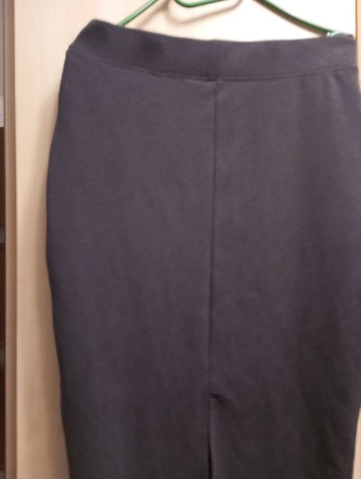 Piękna spódniczka nowa z dzianiny