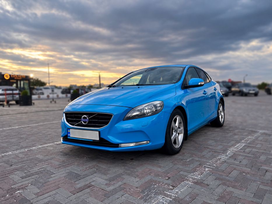 Volvo v40, 2013 року, 1,6 дизель, коробка автомат