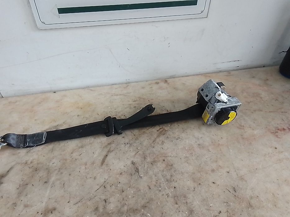 Cinto trás direito VOLKSWAGEN Passat (3B3)