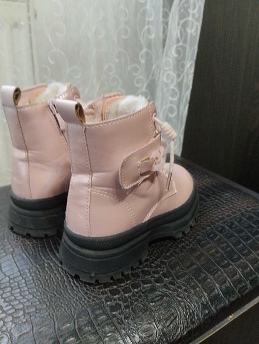 Зимові ботінки на дівчинку