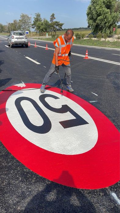 . Розмітка доріг . Дорожная разметка