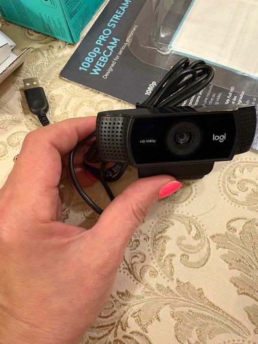 Продам Новую Видеокамеру Logitech 1080p PRO Stream Webcam