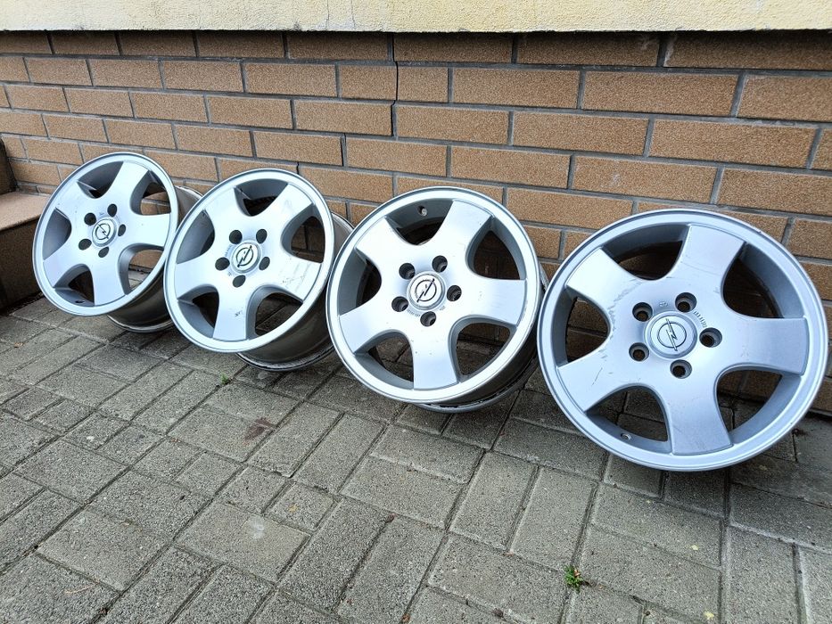Felgi Aluminiowe 15 Cali 5x110 6.5Jx15H2 ET45 - Opel Astra Zafira
