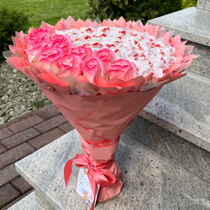 Słodki bukiet Raffaello i róże mydlane. Ślub. Prezent na Urodziny