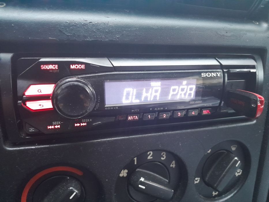 Rádio Sony DSX-A4OUI frente removível Fm/ USB/ Aux