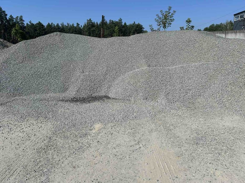 Щебінь Песок Чернозем Щебень Песок Торф в мішках та насипом 50кг-30тон