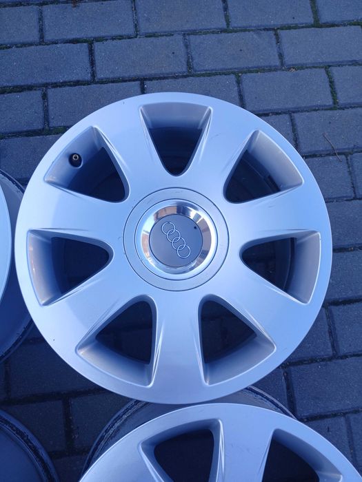 Felgi aluminiowe Audi 7j16 et 42 5x112 ch 57,1 A4 A3 itp VW