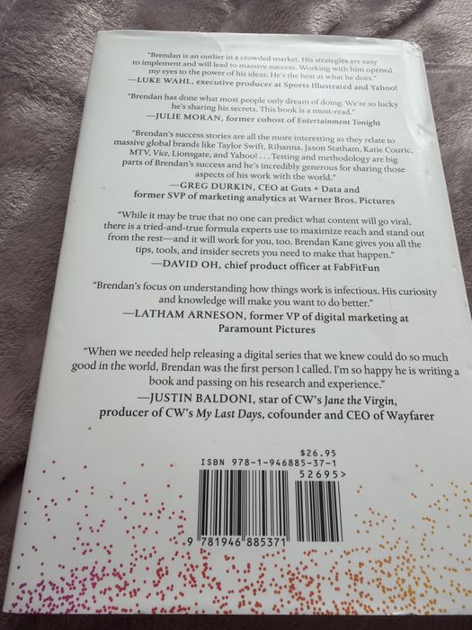 Книга One Million Followers by Brendan Kane для збільшення охоплень