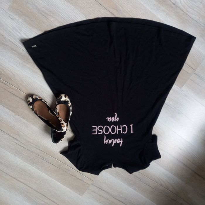 Sukienka Mohito klosz czarna 34, XS wiskoza boho krótki rękaw