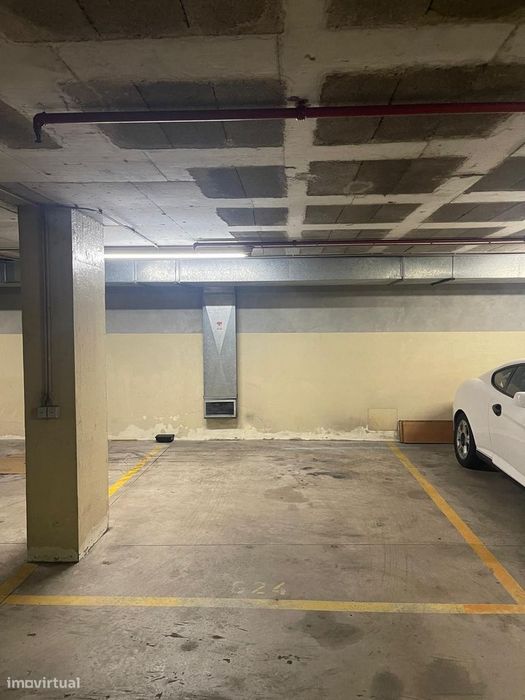 Garage Spot - Avenida Conselho da Europa 76 B, Porto