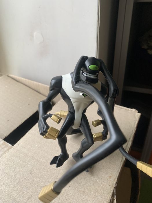 Игрушки-фигурки персонажи