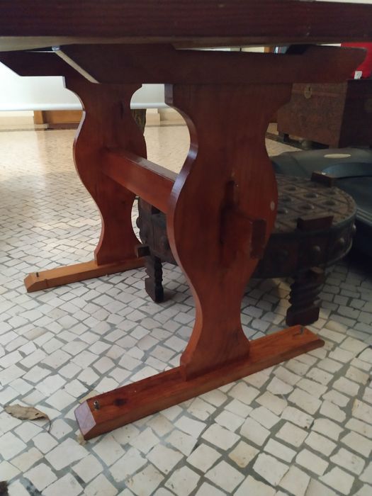 Mesa de cozinha ou exterior, estrutura impecável