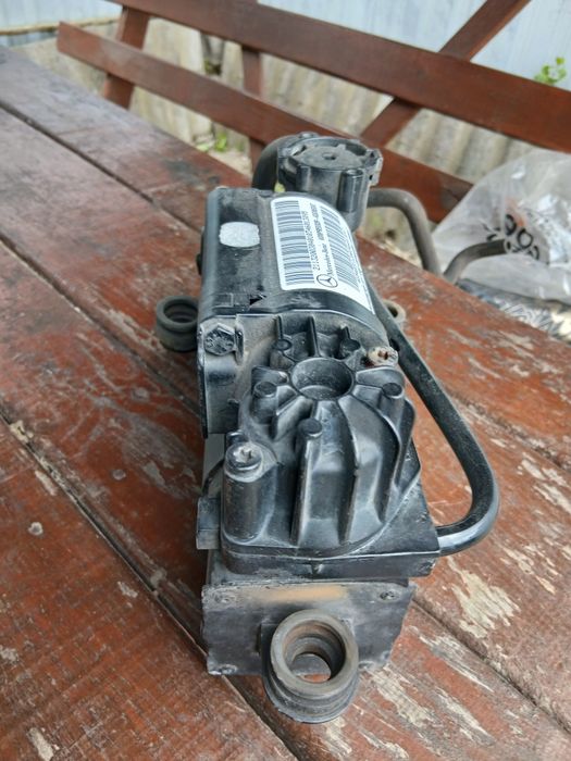 Компресор пневмопідвіски W211 , w220