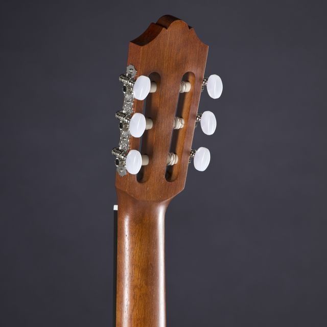 Guitarra clássica Yamaha CGX 122 MCC NAT. Tampo em cedro maciço canadi