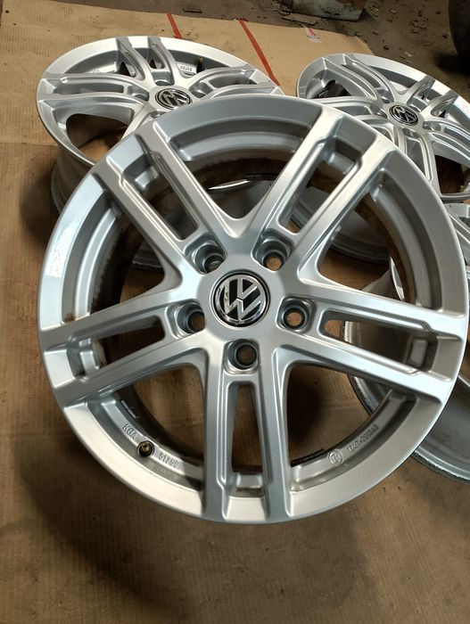 Felgi aluminiowe 16 5x112 VW Golf Passat Touran Caddy Jetta Eos