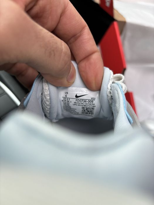 Женские Nike V2K Run Новые  Оригинал