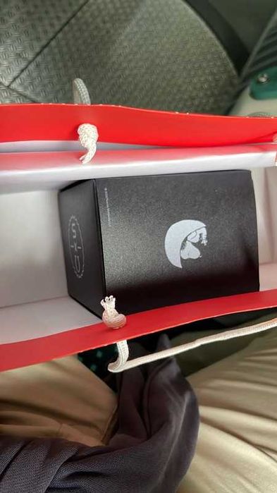 Omega x Swatch Snoopy SO33B700 - New Moon Limited Edition