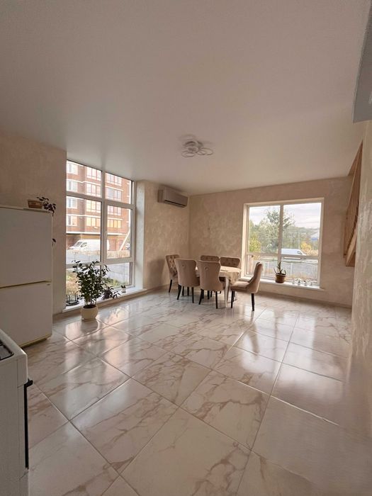 Новий чарівний будинок з гаражем, Луцьк в районі Володимирської