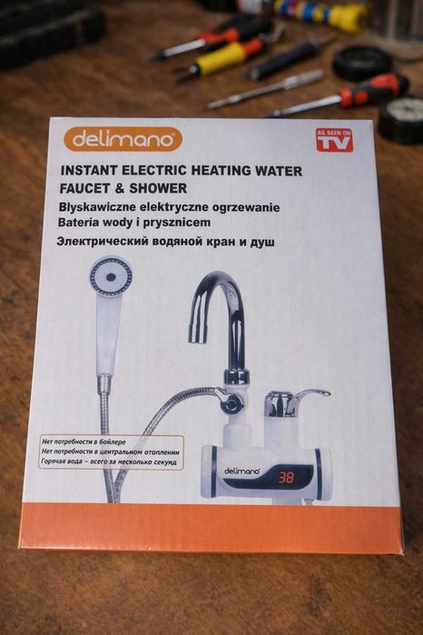 Кран-водонагреватель с душем, проточный, нижнее подключение