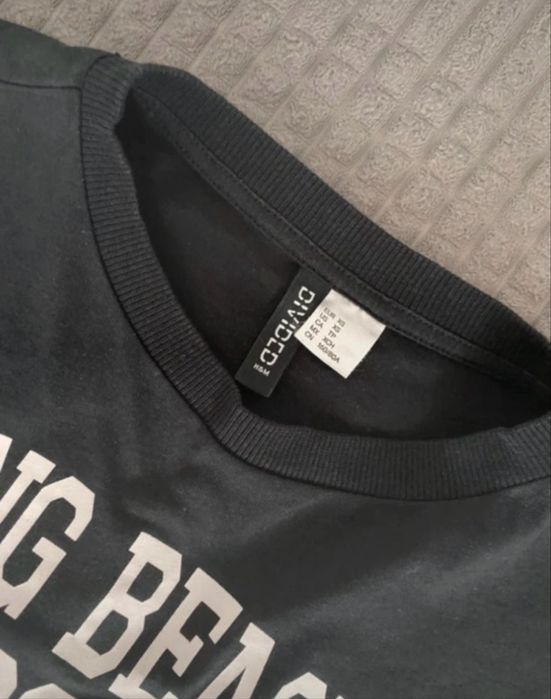 Czarny crop top