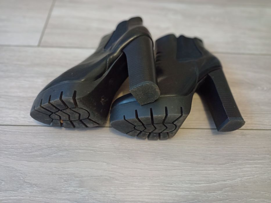 Buty damskie botki