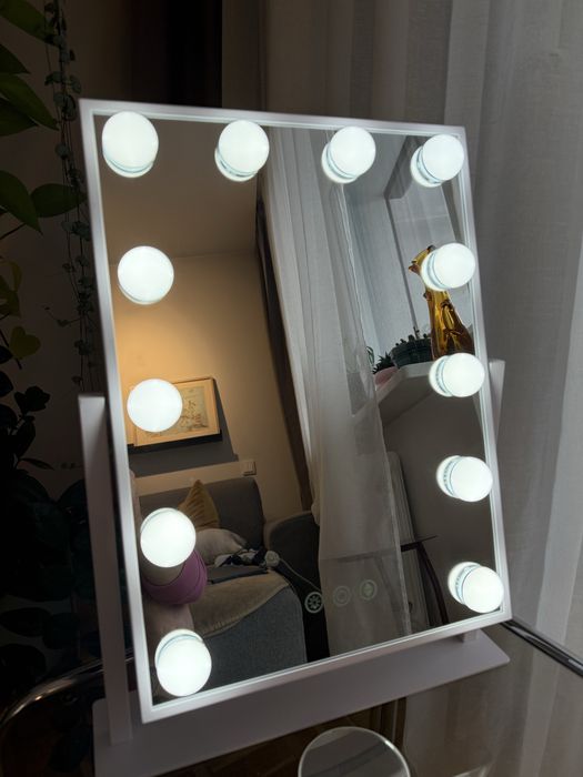 Nowe lustro do makijażu podświetlane toaletka kosmetyczne lusterko