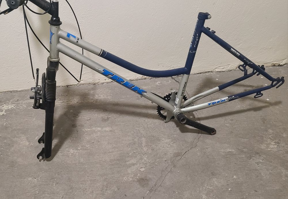 Rama TREK z amortyzatorem