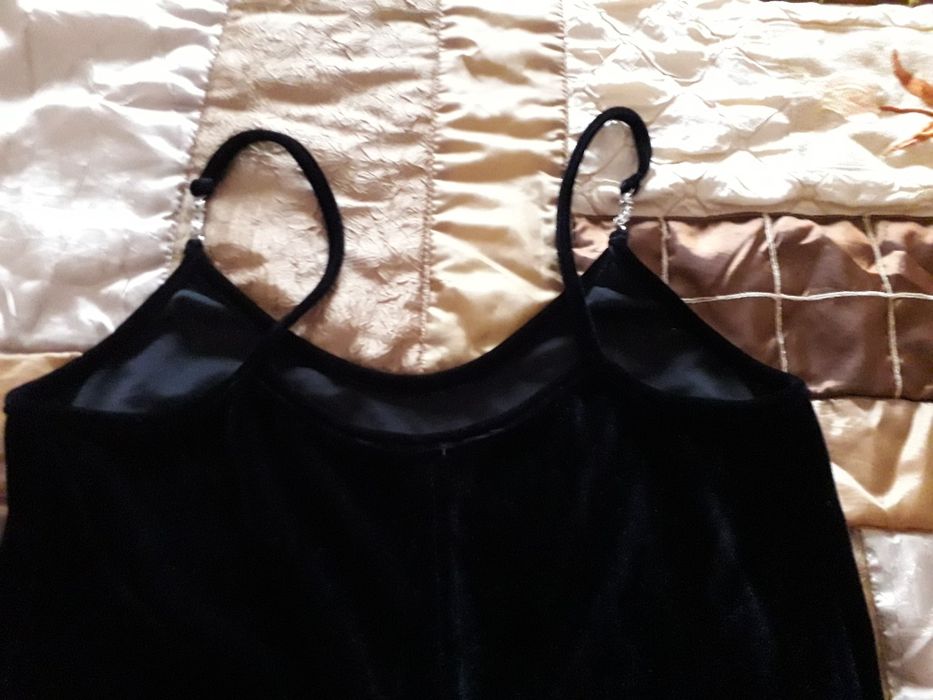 Vestido comprido preto em veludo