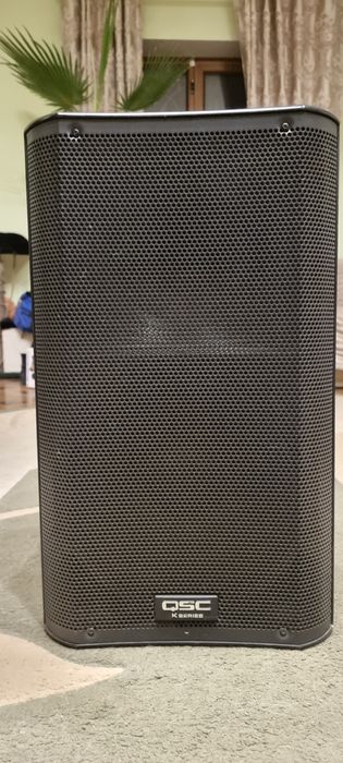 Продам активную акустику QSC K12