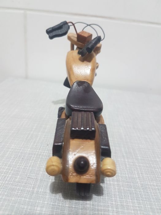 Nowy motor zabawka drewniany