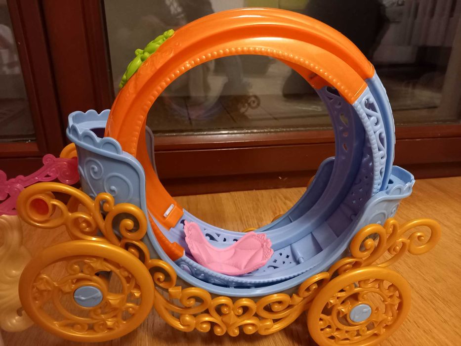 Koń z karetą dla Barbie jak NOWY