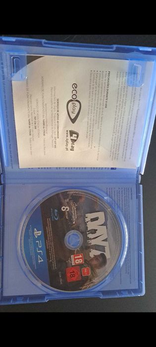 Vendo Ps4 pro 1T com alguns jogos